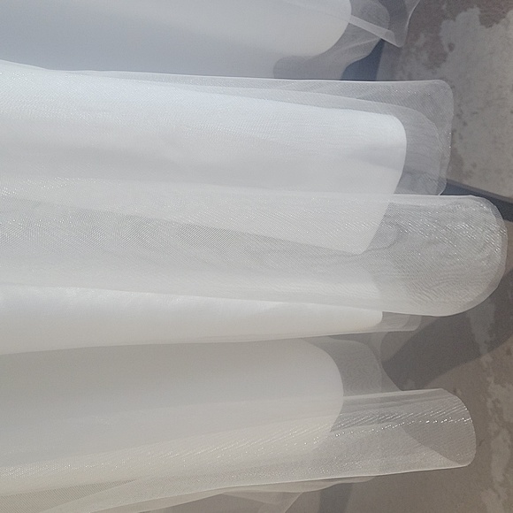 Wedding Dress - Picture 7 of 11